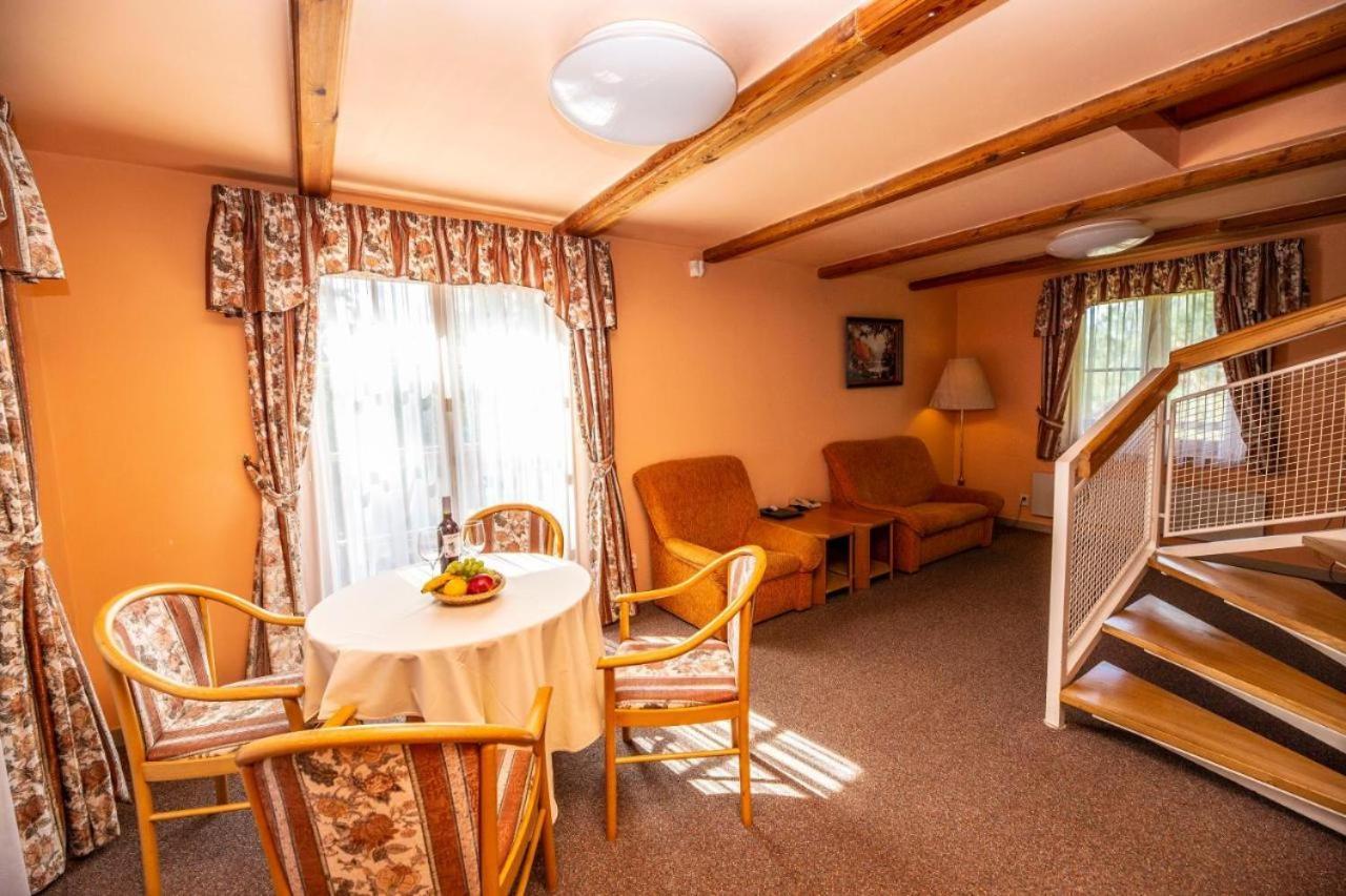 Hotel Na Jezere Horni Plana Exterior foto
