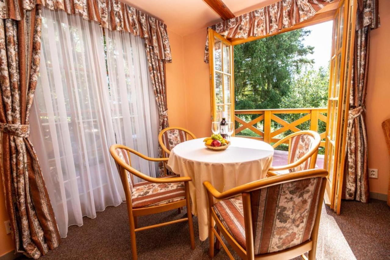 Hotel Na Jezere Horni Plana Exterior foto
